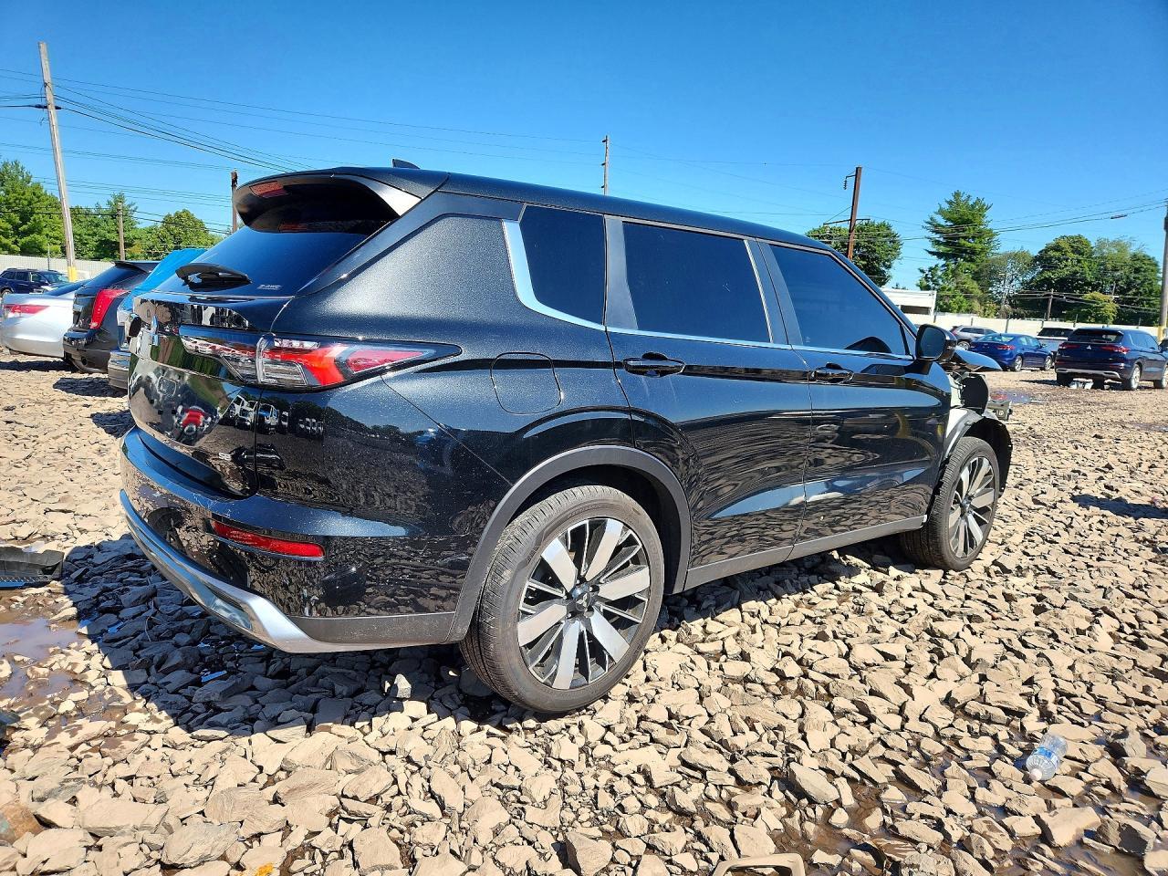 2025 Mitsubishi Outlander Se - zdjęcie 3