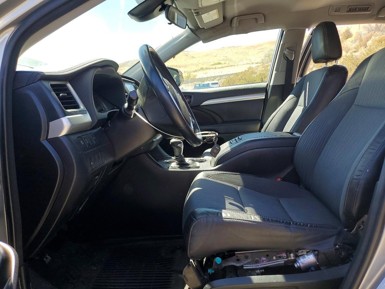 2018 Toyota Highlander Le Plus - zdjęcie 7