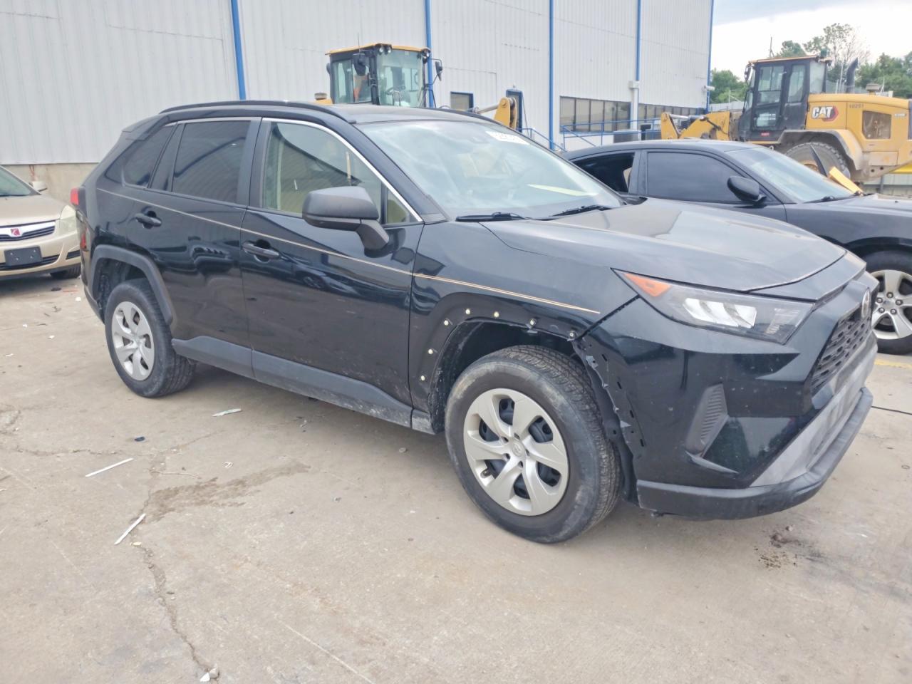 2020 Toyota Rav4 Le - zdjęcie 4
