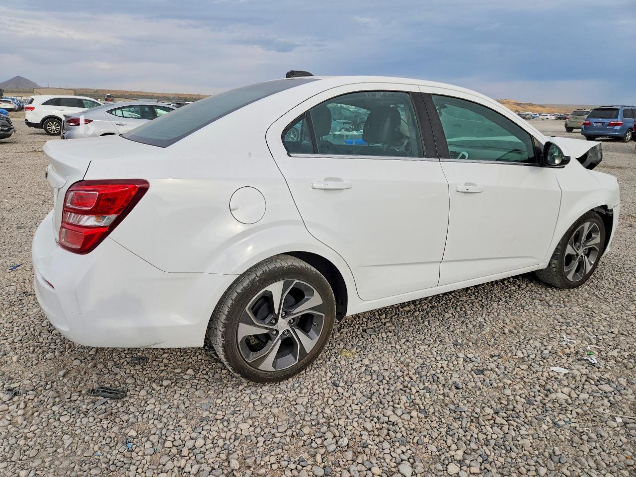 2018 Chevrolet Sonic Premier - zdjęcie 3