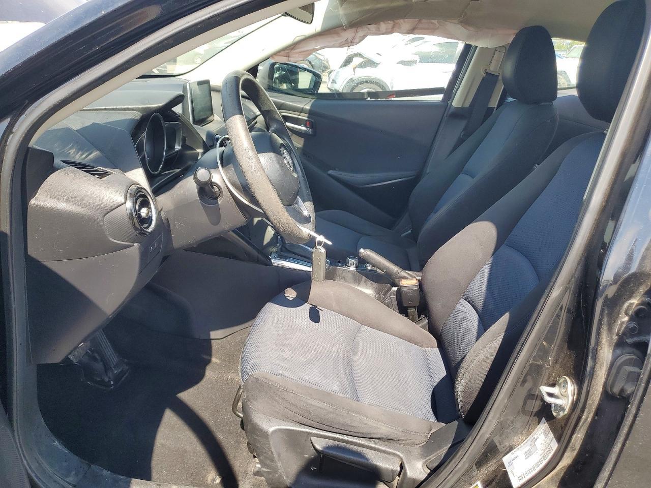 2017 Toyota Yaris Ia Base - zdjęcie 7
