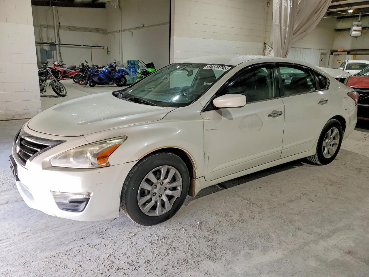 2015 Nissan Altima 2.5 S - zdjęcie główne