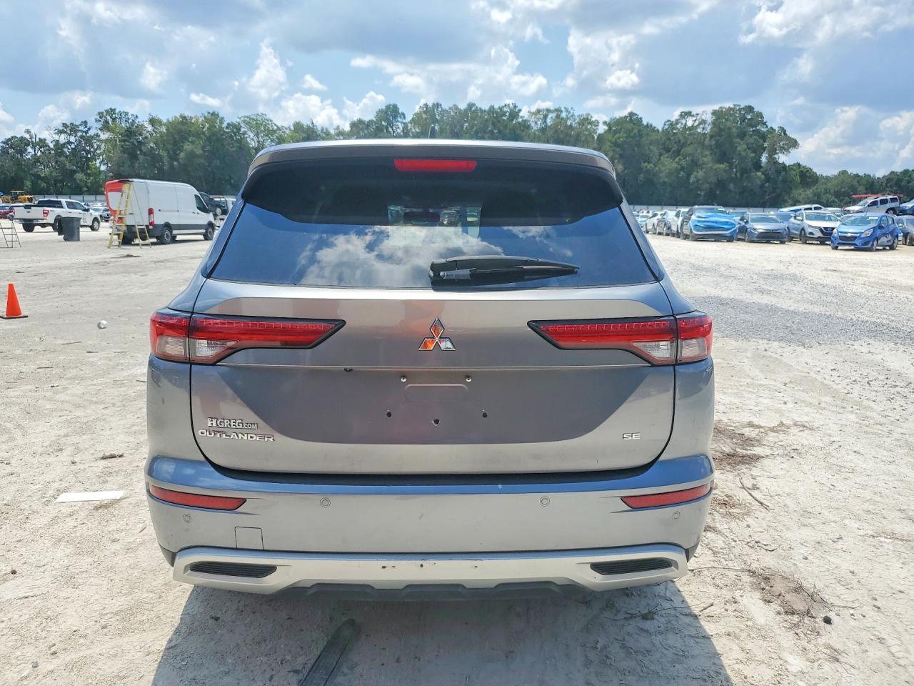 2022 Mitsubishi Outlander Se - zdjęcie 6