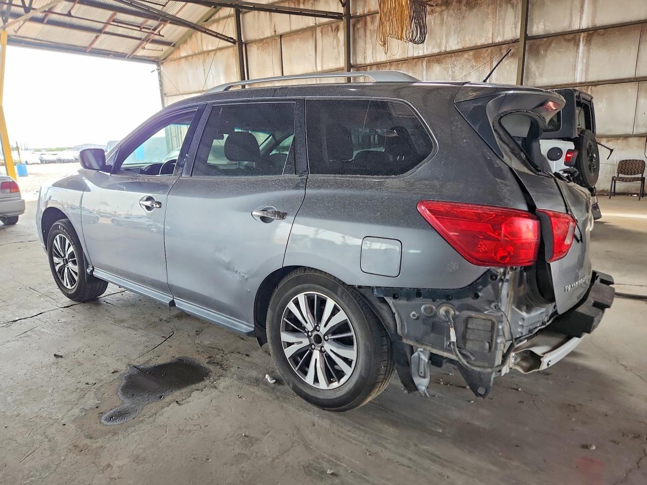 2017 Nissan Pathfinder S - zdjęcie 2