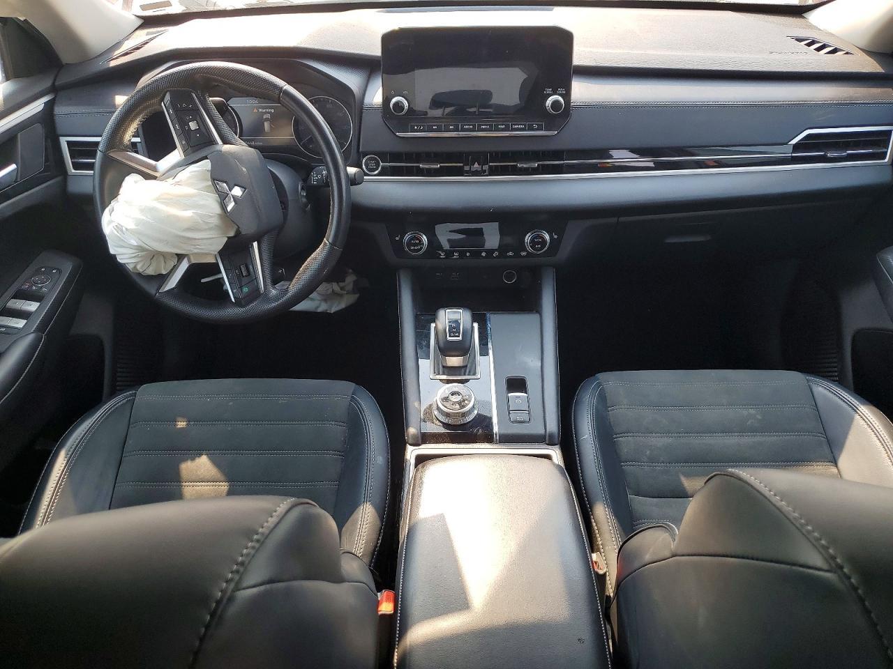 2024 Mitsubishi Outlander Se - zdjęcie 8