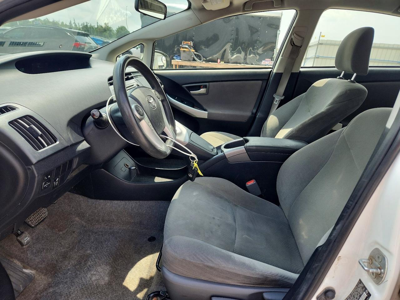 2014 Toyota Prius Two - zdjęcie 7