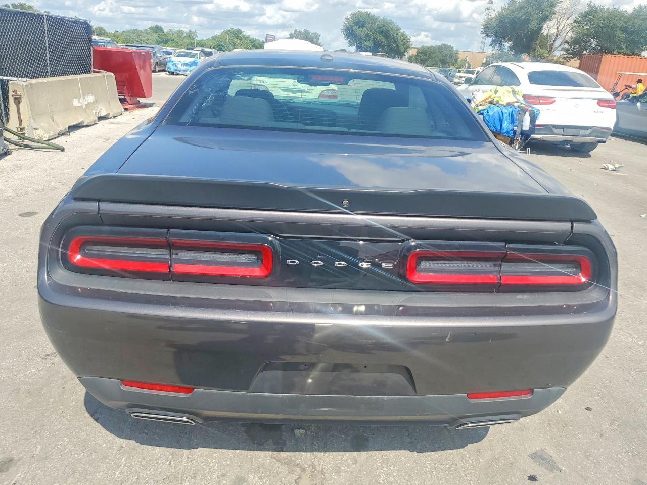 2023 Dodge Challenger Sxt - zdjęcie 6