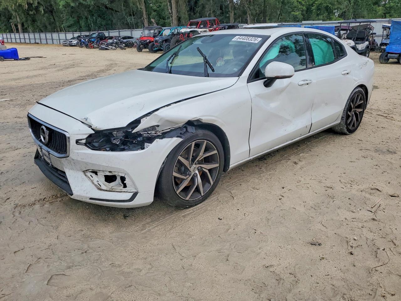 2020 Volvo S60 T5 Momentum - zdjęcie główne