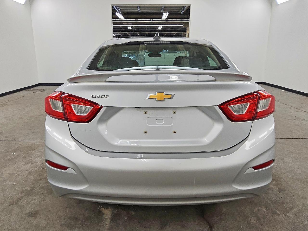 2018 Chevrolet Cruze Ls - zdjęcie 6