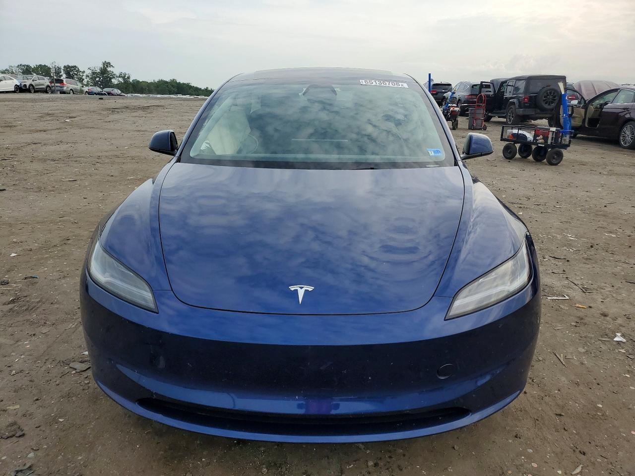 2025 Tesla Model 3 - zdjęcie 5