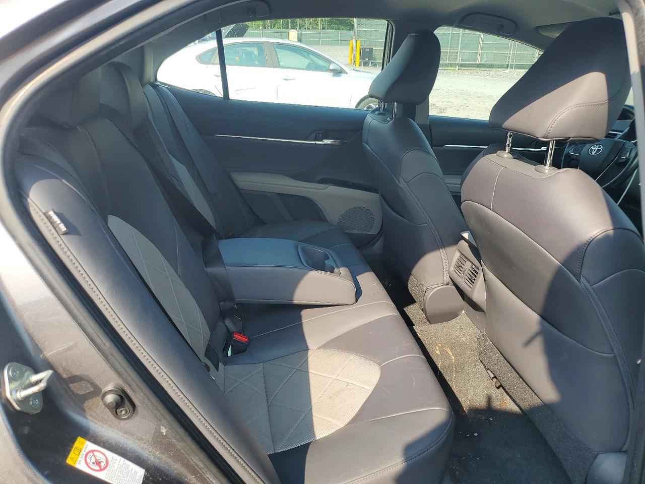 2018 Toyota Camry Xle - zdjęcie 10