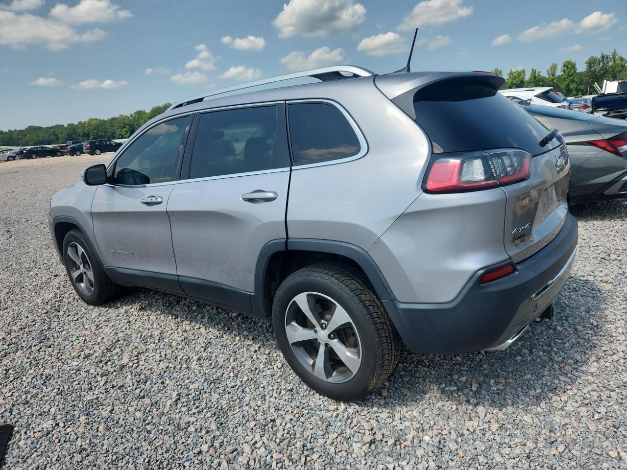 2019 Jeep Cherokee Limited - zdjęcie 2