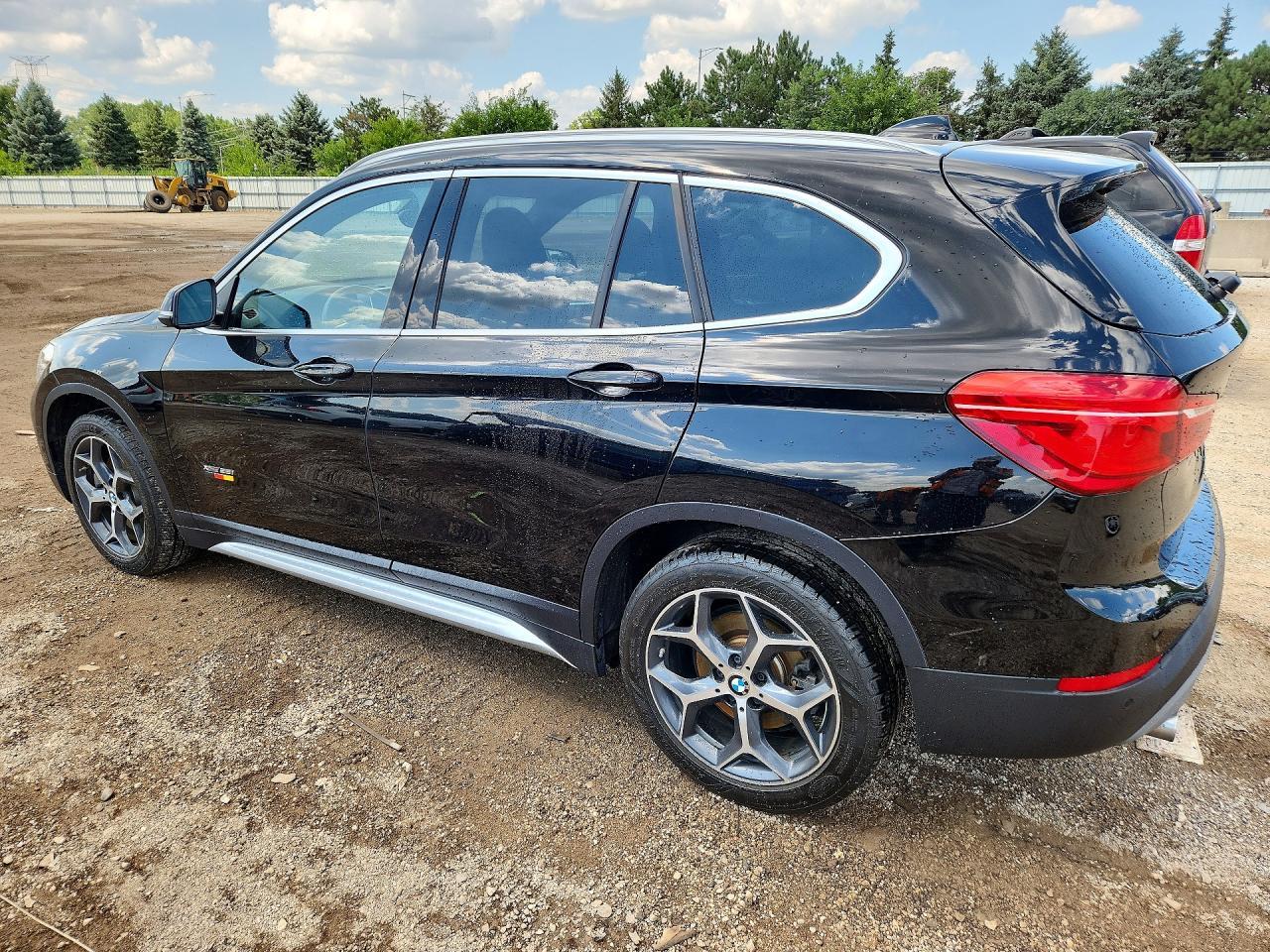 2016 BMW X1 xDrive28I - zdjęcie 2