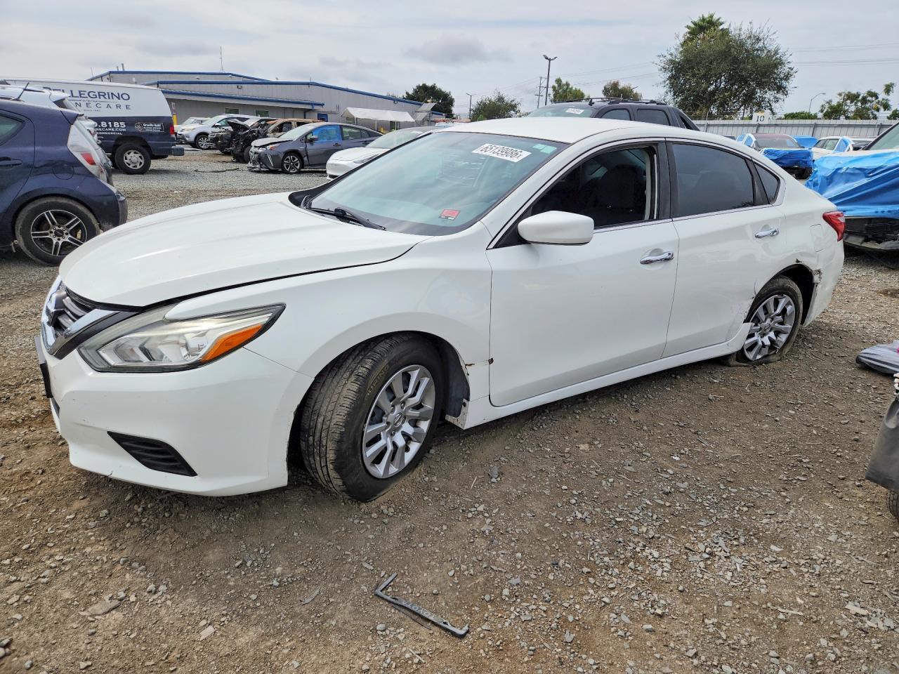 2017 Nissan Altima - zdjęcie główne