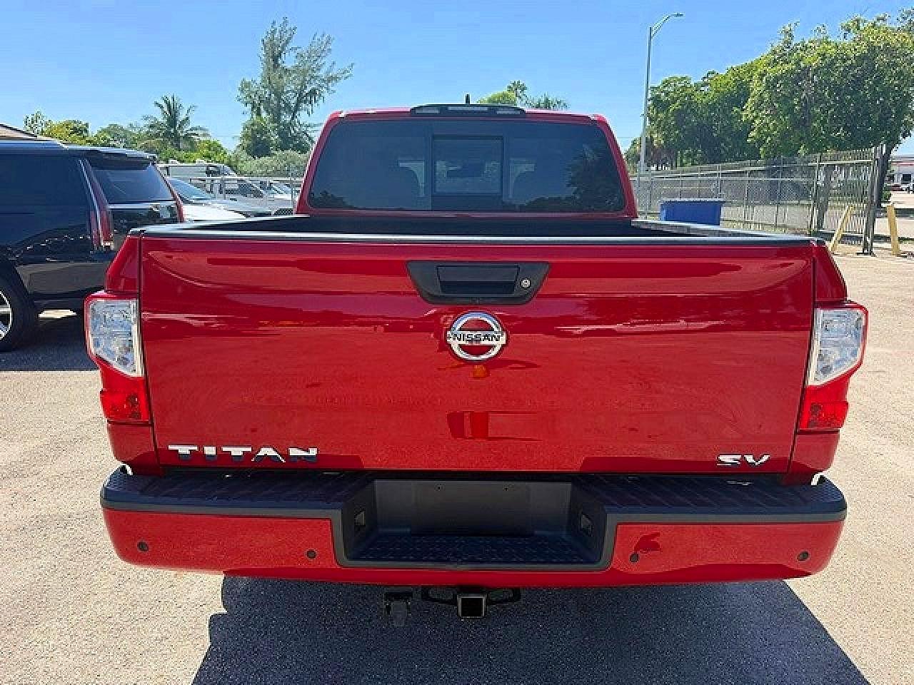 2022 Nissan Titan Sv - zdjęcie 6