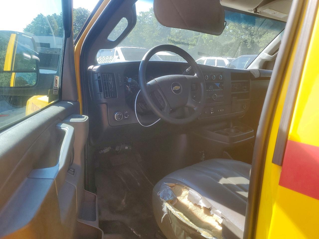 2020 Chevrolet Express G2500 - zdjęcie 8
