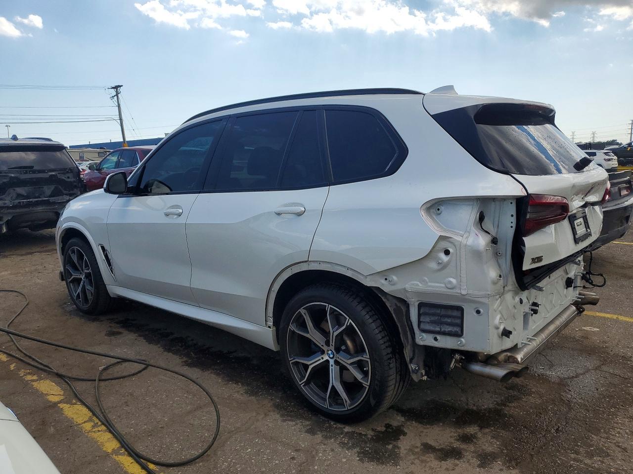 2022 BMW X5 M50I - zdjęcie 2