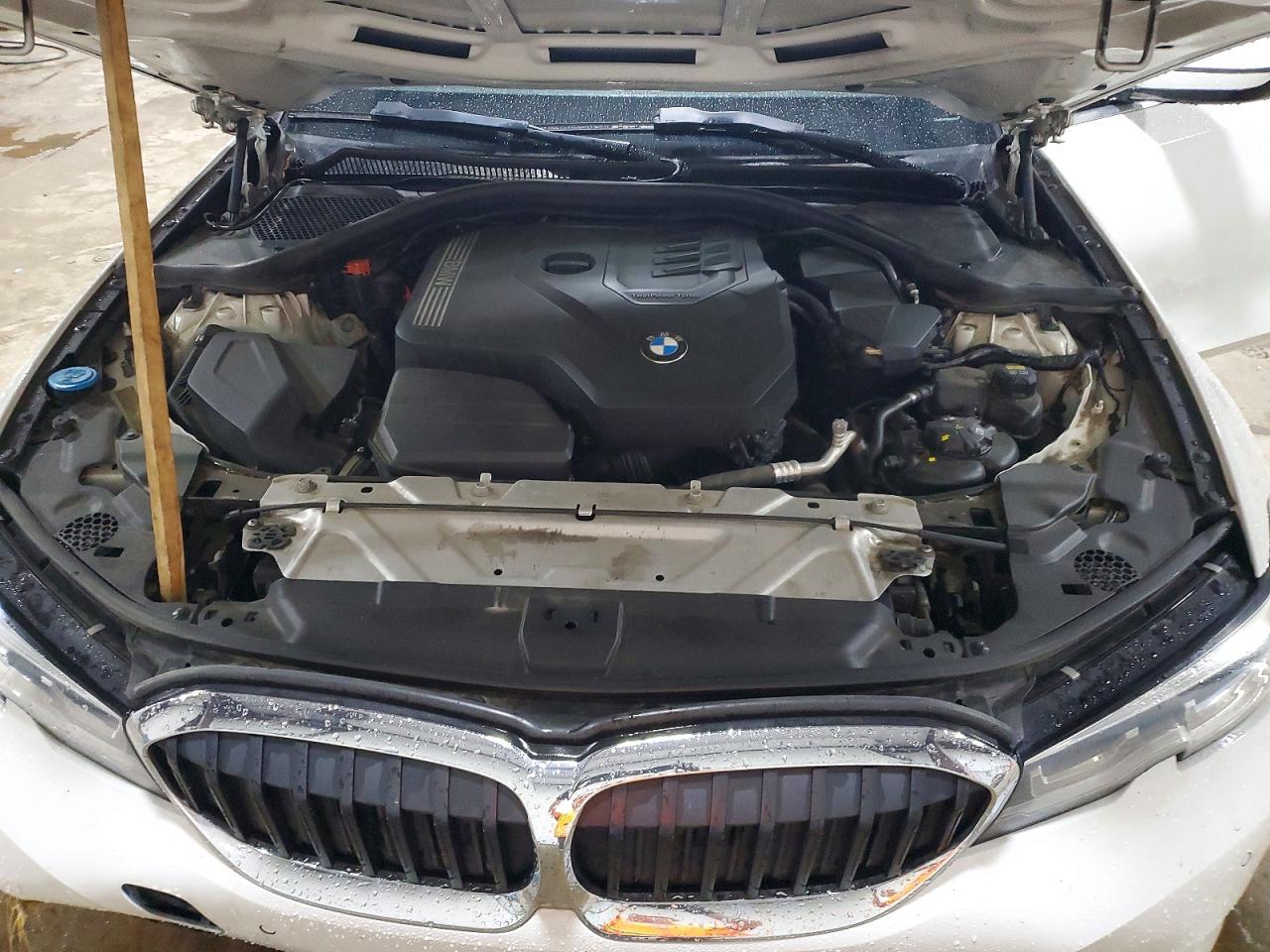 2019 BMW 330I - zdjęcie 11