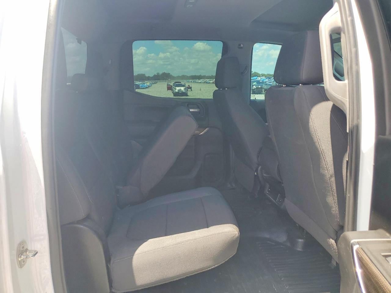 2021 Chevrolet Silverado K1500 - zdjęcie 10