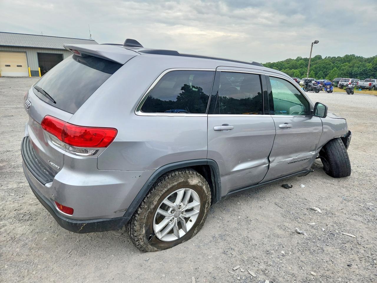 2017 Jeep Grand Cherokee Laredo - zdjęcie 3