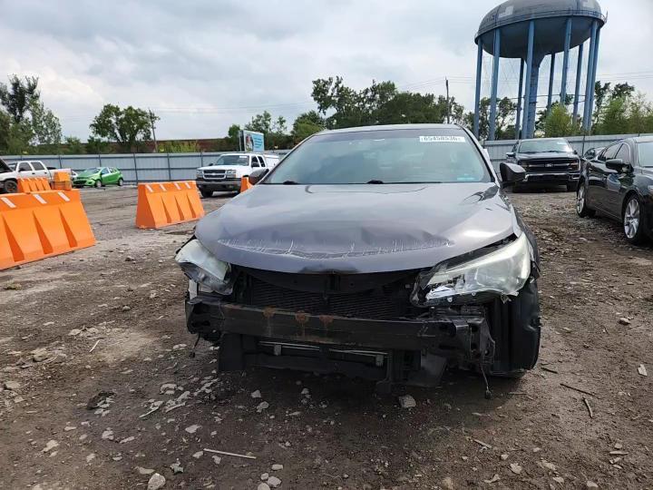 2016 Toyota Camry Xle - zdjęcie 14