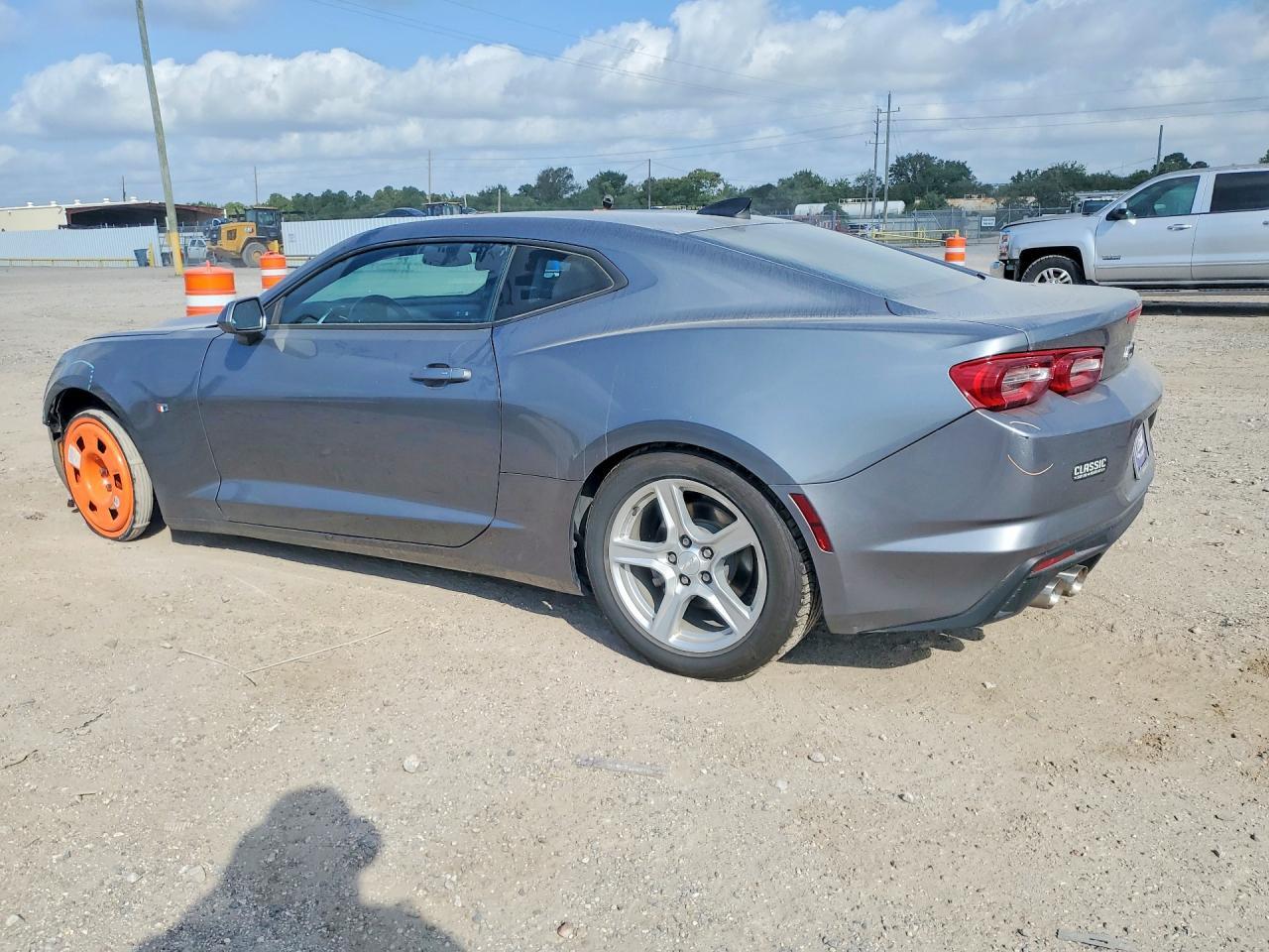 2021 Chevrolet Camaro Ls - zdjęcie 2