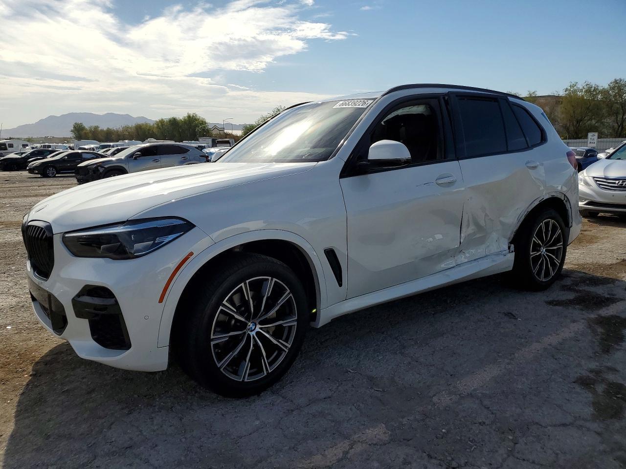 2022 BMW X5 xDrive40I - zdjęcie główne