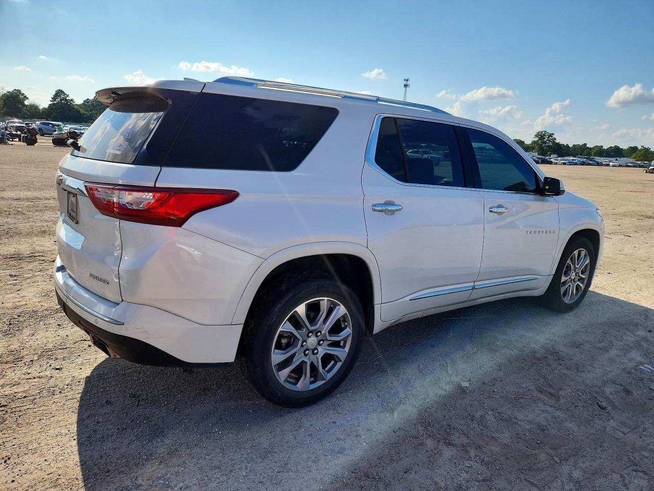 2019 Chevrolet Traverse Premier - zdjęcie 3