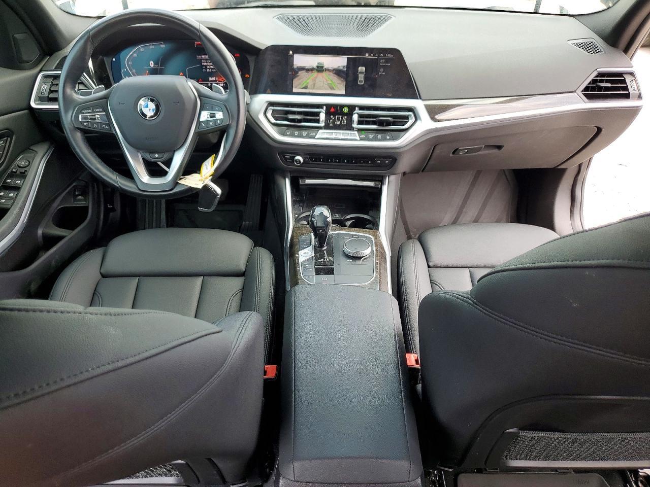 2020 BMW Seria 3 330i - zdjęcie 8