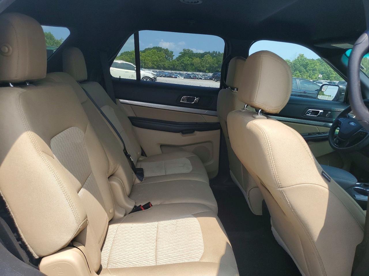 2016 Ford Explorer - zdjęcie 11