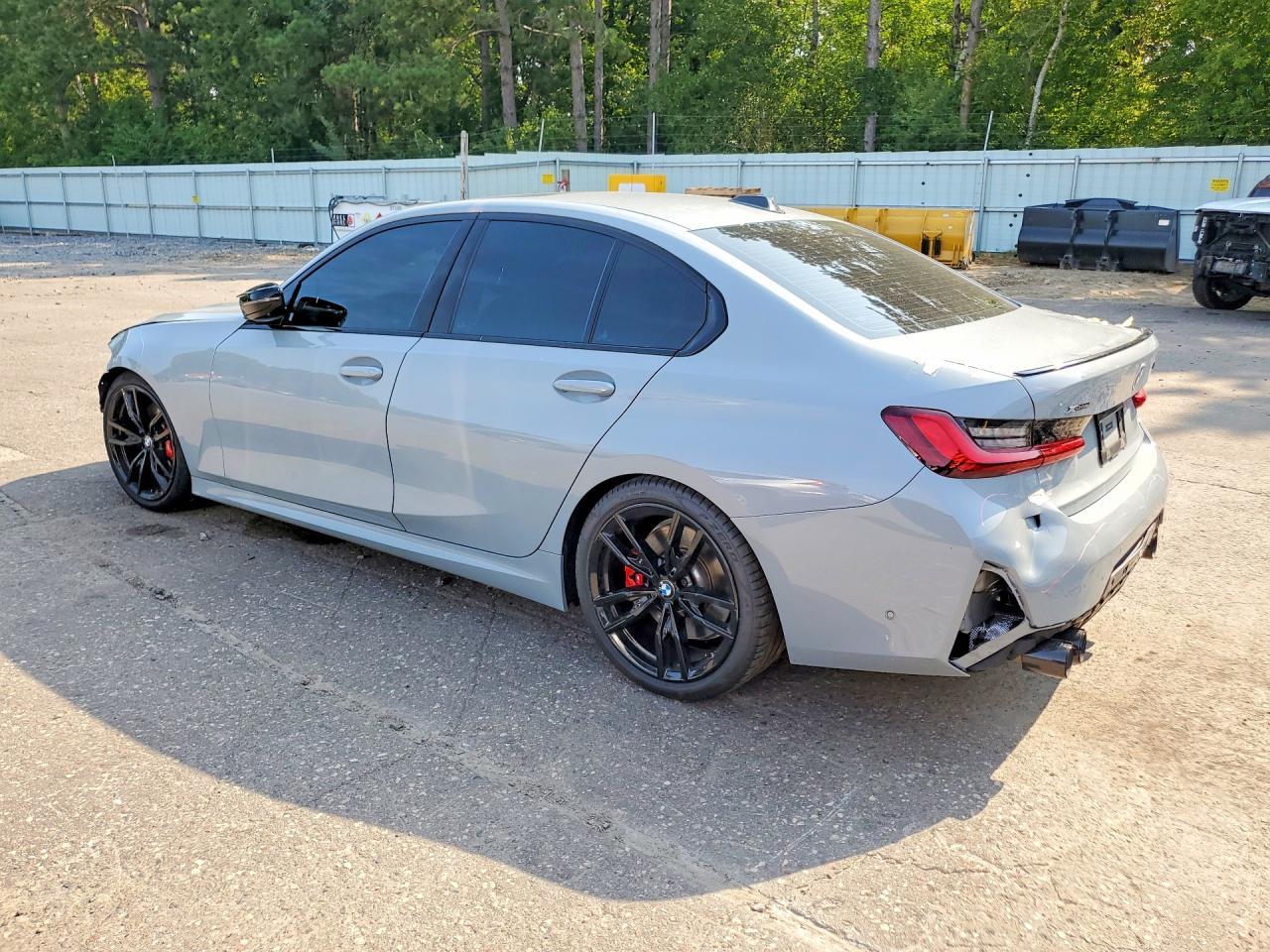 2023 BMW Seria 3 340i - zdjęcie 2