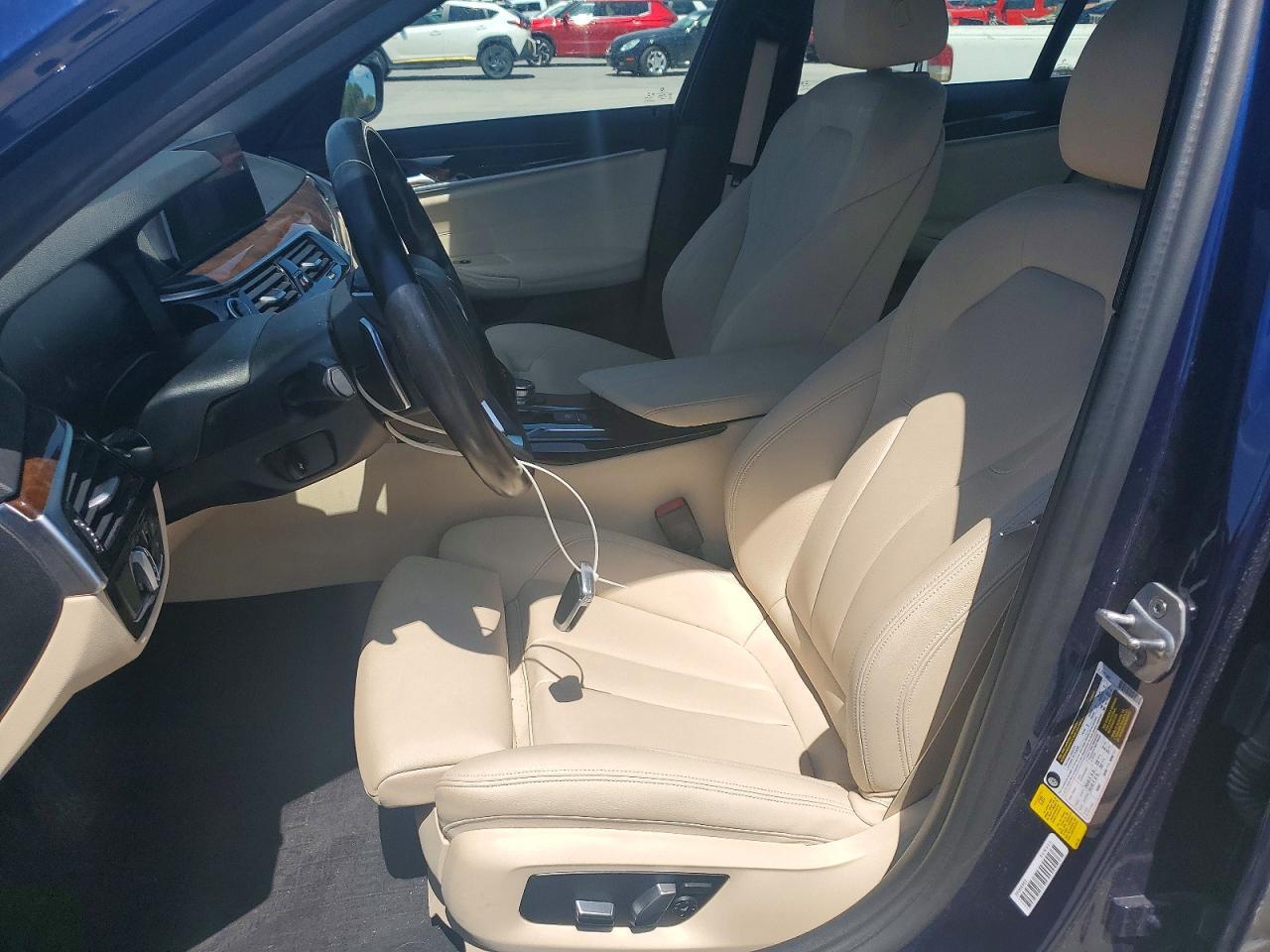 2020 BMW 530 I - zdjęcie 7