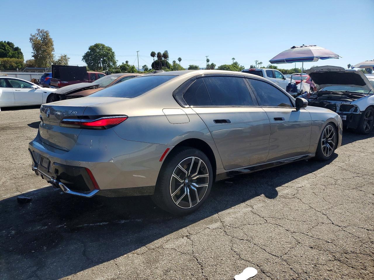 2024 BMW 740 Xi - zdjęcie 3