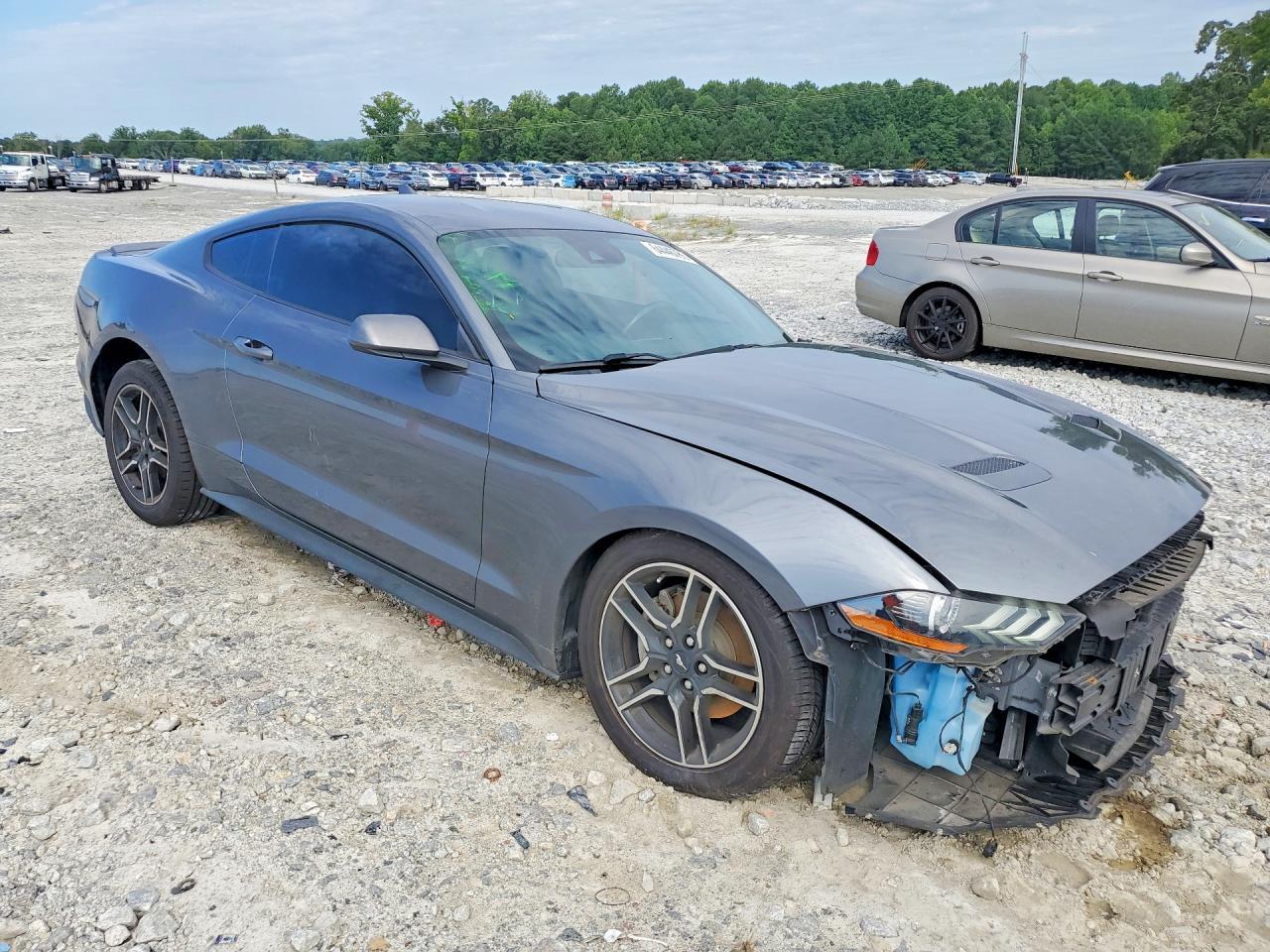 2022 Ford Mustang - zdjęcie 4