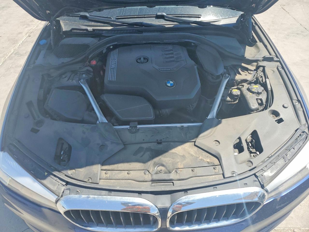 2020 BMW 530 I - zdjęcie 11