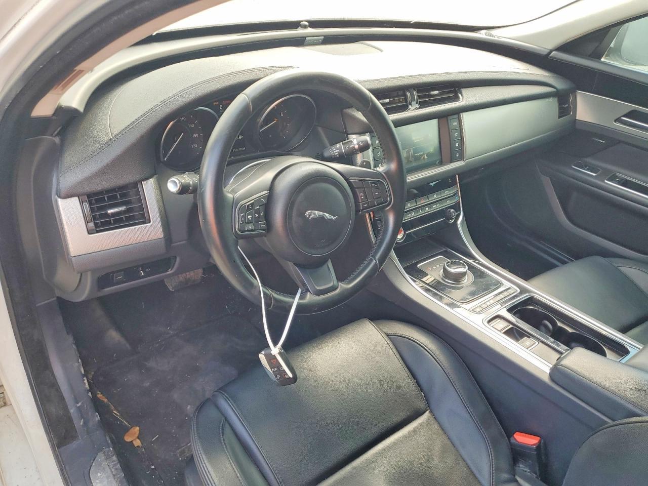 2018 Jagu Jaguar Xf 2Wd 4C 4D Sedan 25T - zdjęcie 8