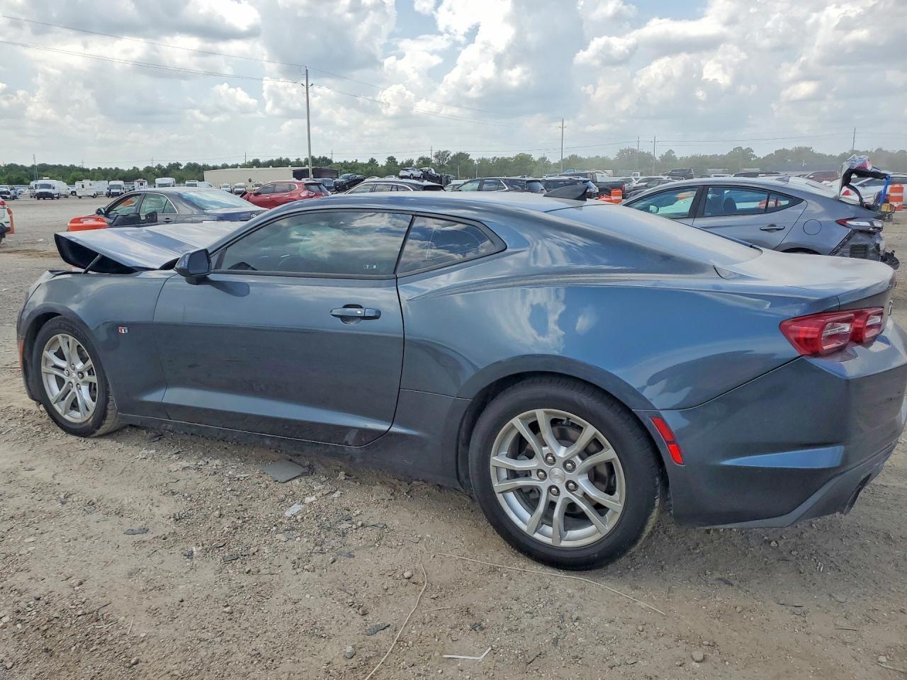 2021 Chevrolet Camaro Ls - zdjęcie 2
