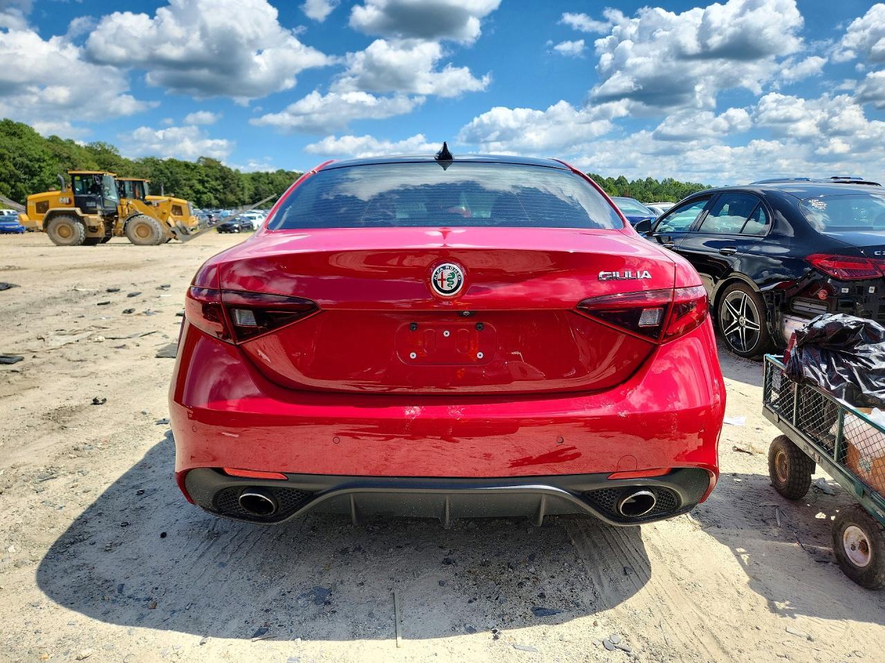2017 Alfa Romeo Giulia - zdjęcie 6