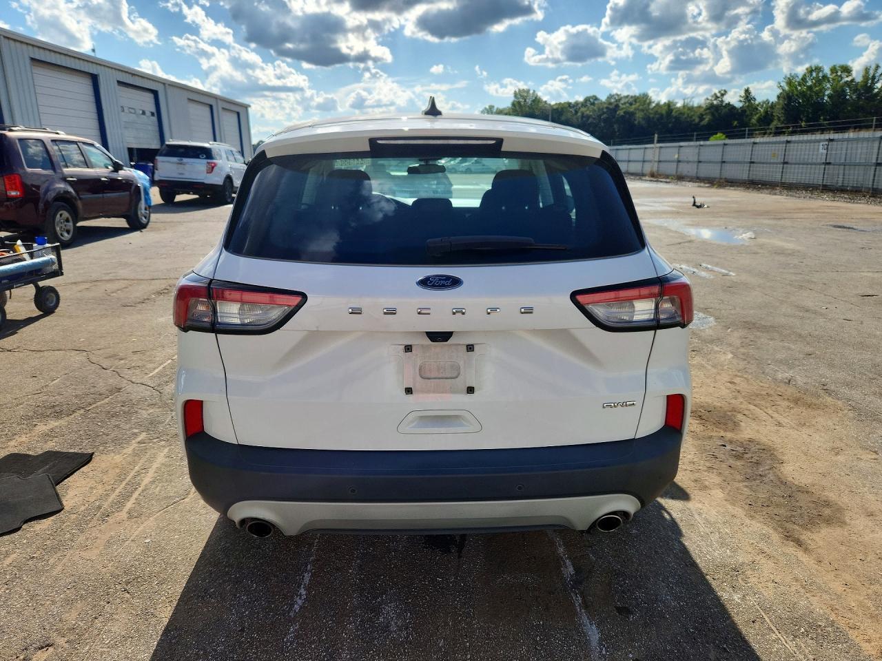 2022 Ford Escape S - zdjęcie 6
