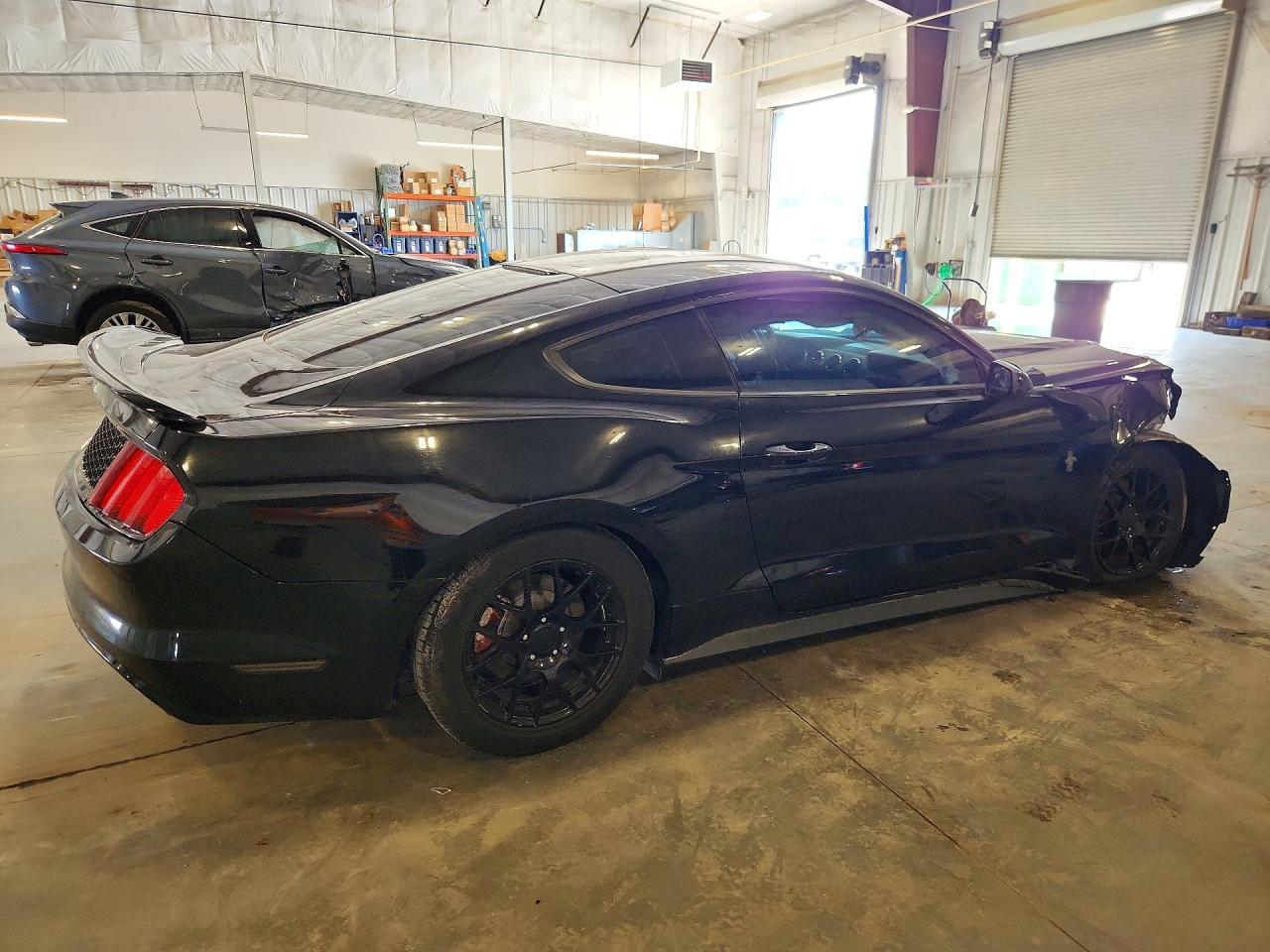 2015 Ford Mustang - zdjęcie 3