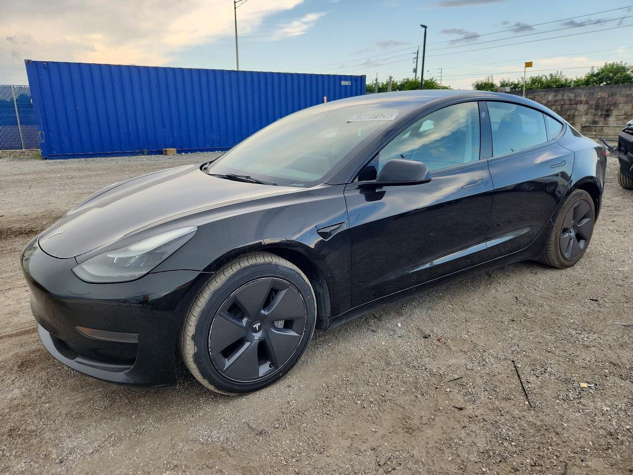 2023 Tesla Model 3 - zdjęcie główne