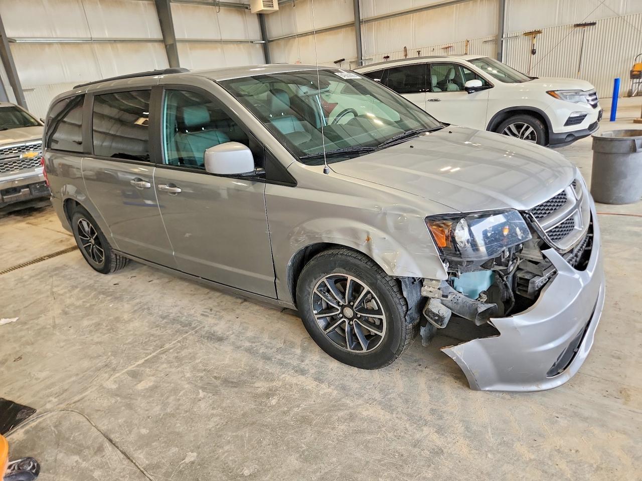2019 Dodge Grand Caravan Gt - zdjęcie 4