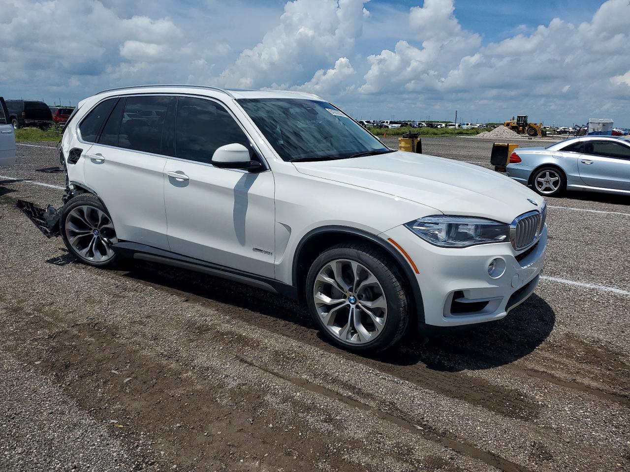 2016 BMW X5 xDrive50I - zdjęcie 4