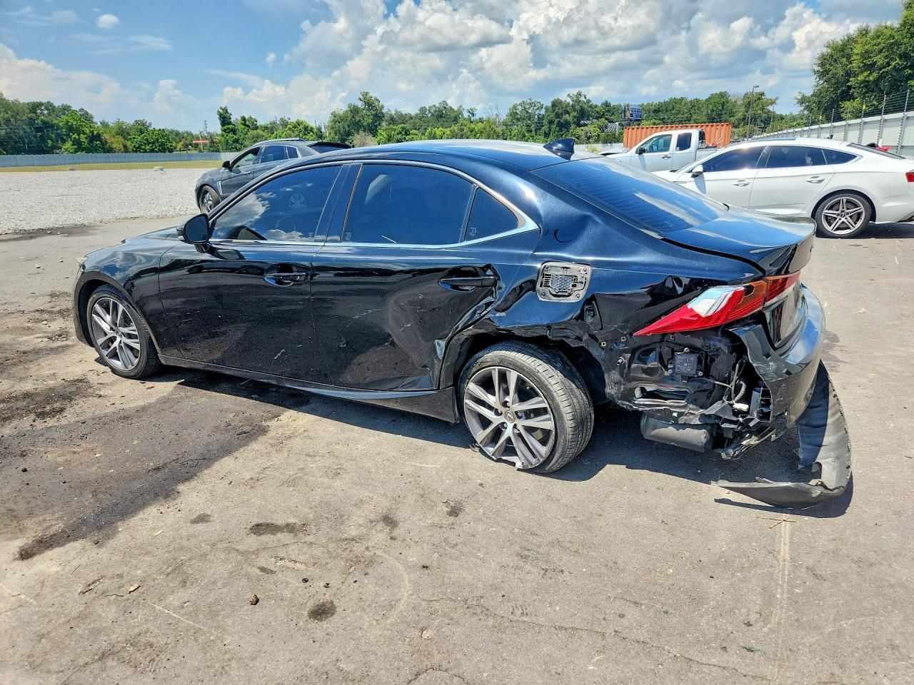 2019 Lexus Is 300 - zdjęcie 2