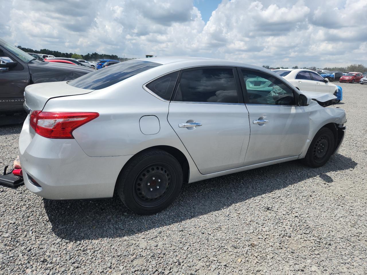 2019 Nissan Sentra S - zdjęcie 3