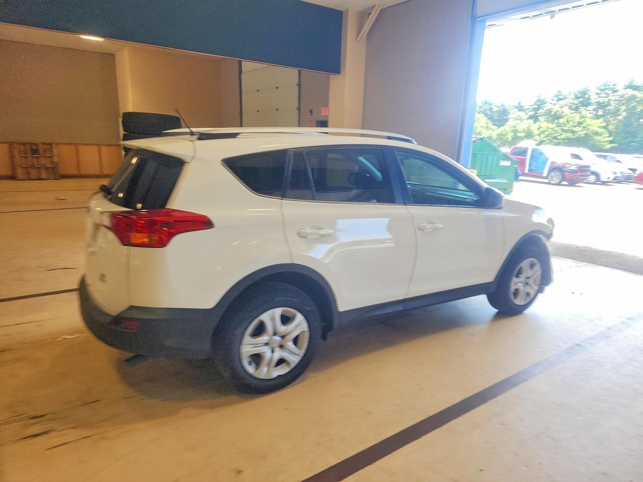 2014 Toyota Rav4 Le - zdjęcie 3