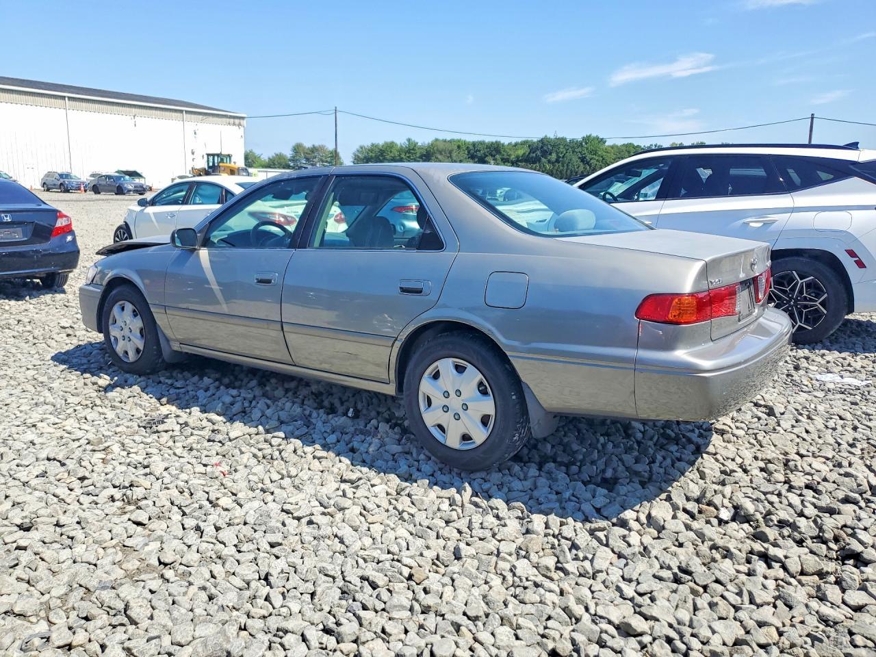 2024 Toyota Camry - zdjęcie 2