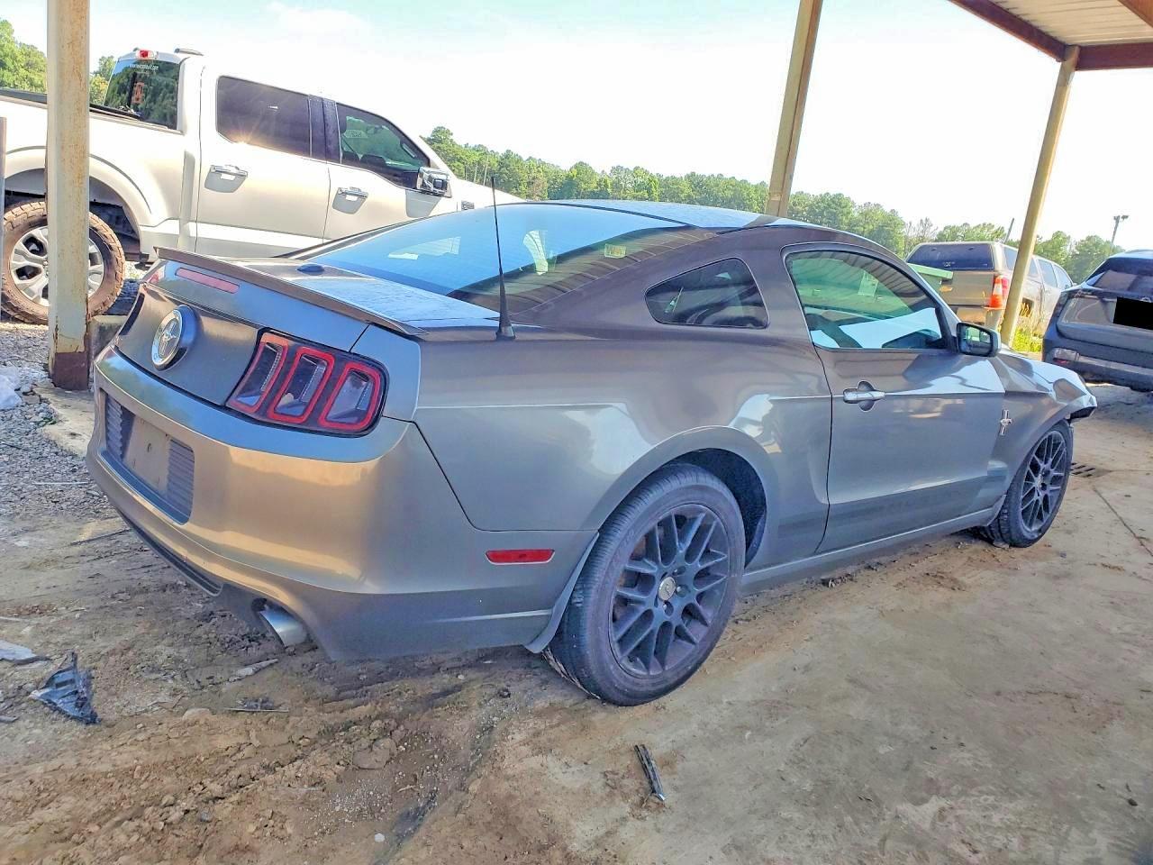 2014 Ford Mustang - zdjęcie 3