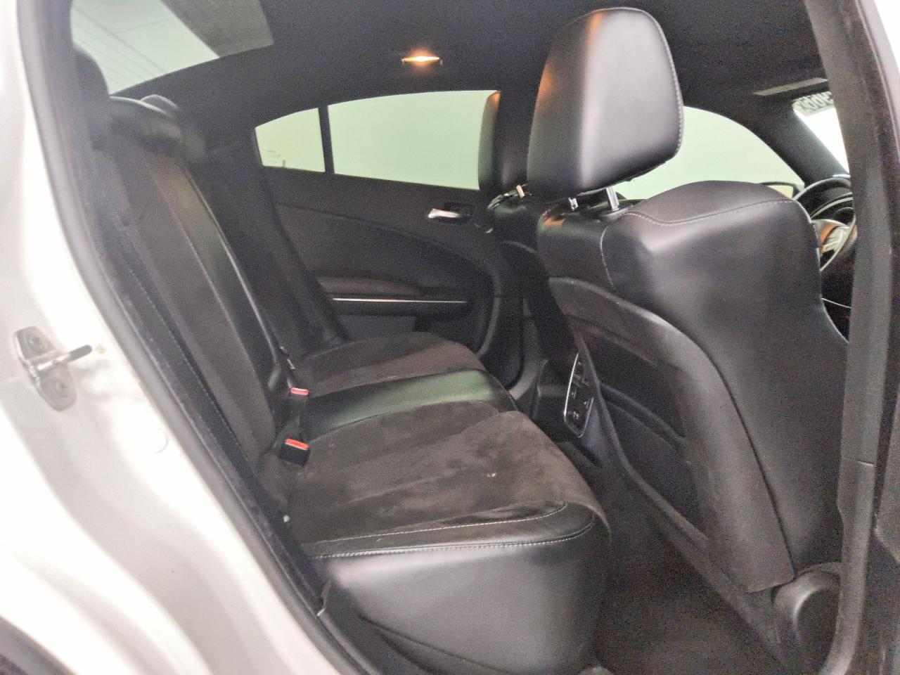 2015 Dodge Charger R/T - zdjęcie 10