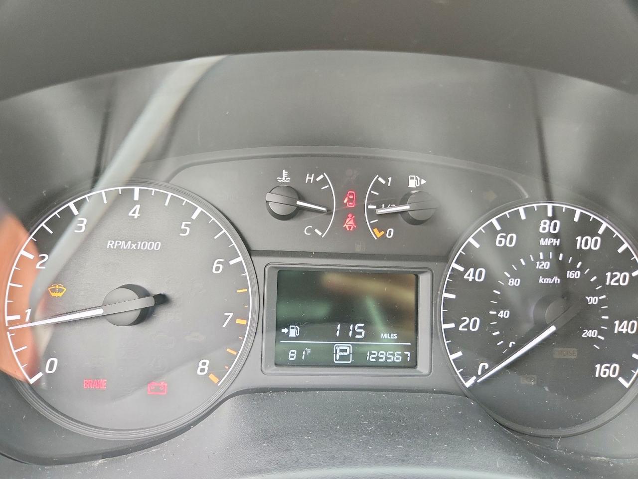 2015 Nissan Sentra S - zdjęcie 9